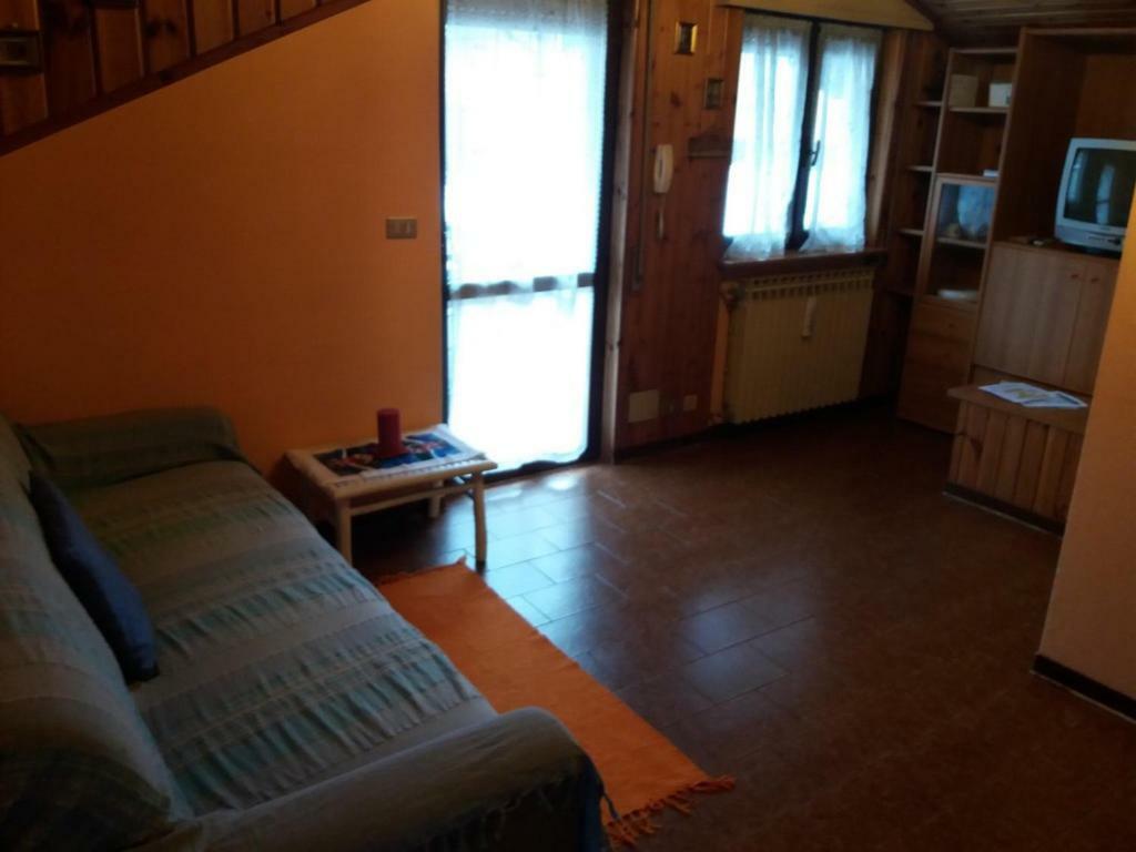 Casa Lily Apartment Lombro Luaran gambar