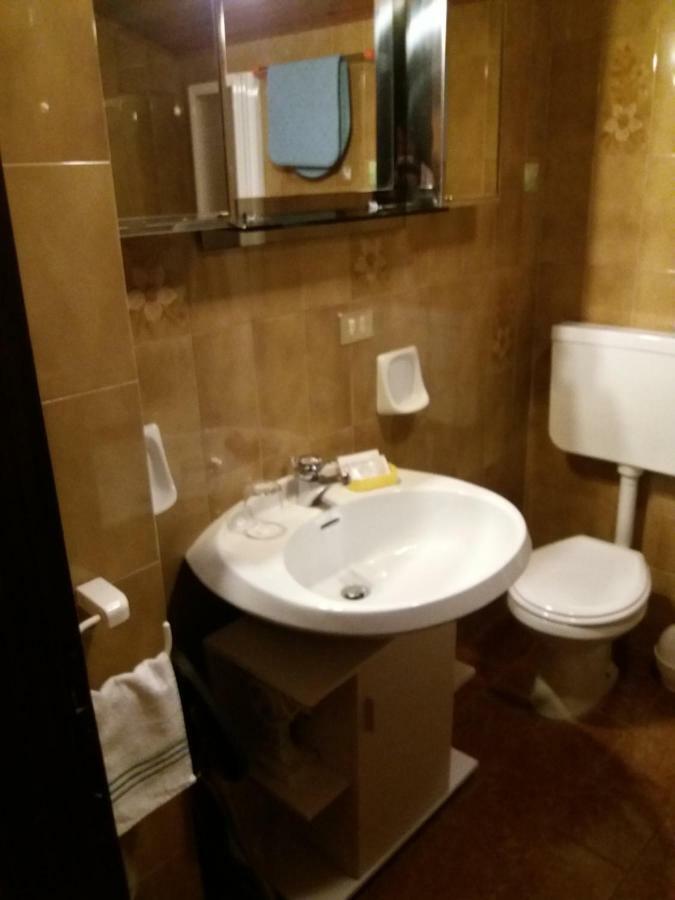 Casa Lily Apartment Lombro Luaran gambar